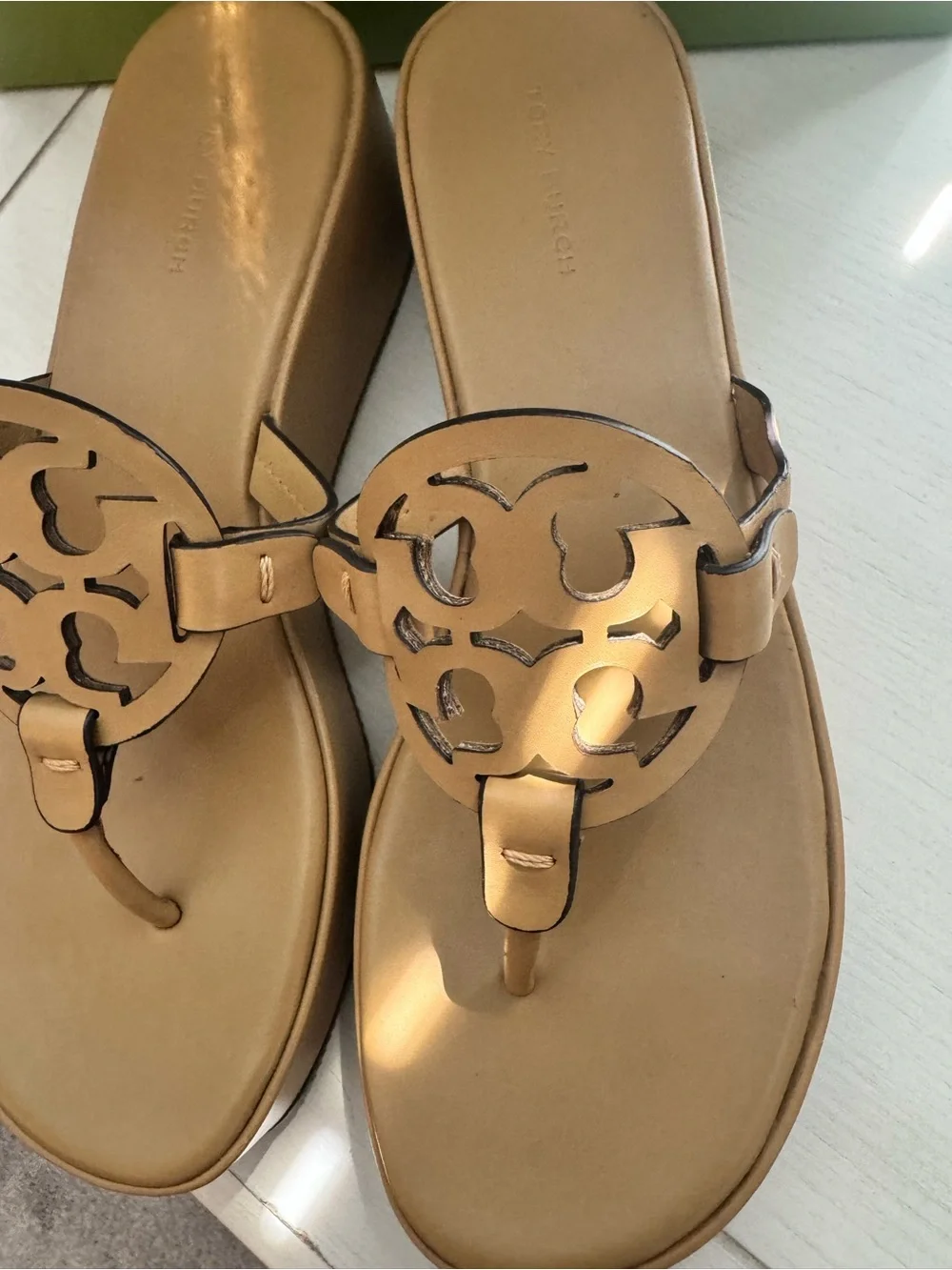 Like New!! Tory Burch Women's Tan Miller 25mm Wedge / Size 8.5